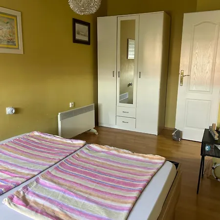 Stan Na Dan Stella Lägenhet Sombor